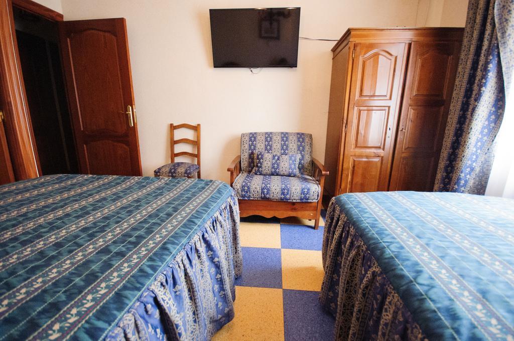 Hostal Restaurante La Trucha Benavente Eksteriør bilde