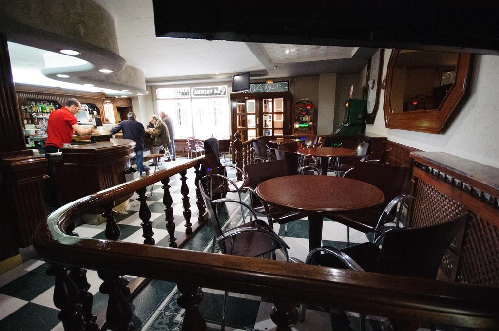 Hostal Restaurante La Trucha Benavente Eksteriør bilde