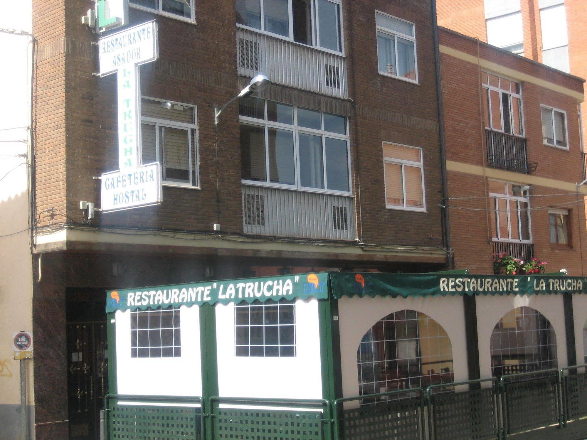 Hostal Restaurante La Trucha Benavente Eksteriør bilde